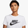 Nike Sportswear Essentials