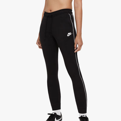 Nike Sportswear Essential