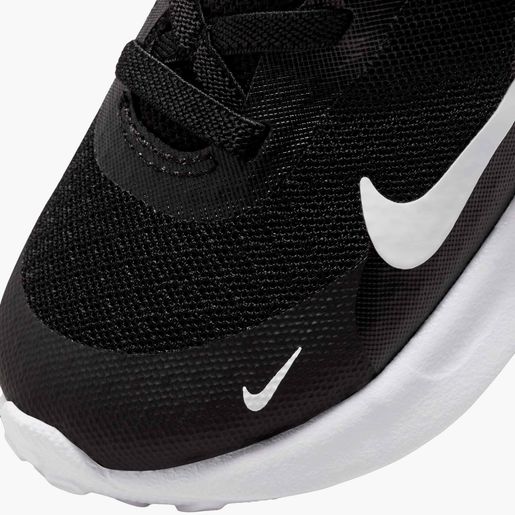 Nike Revolution 7