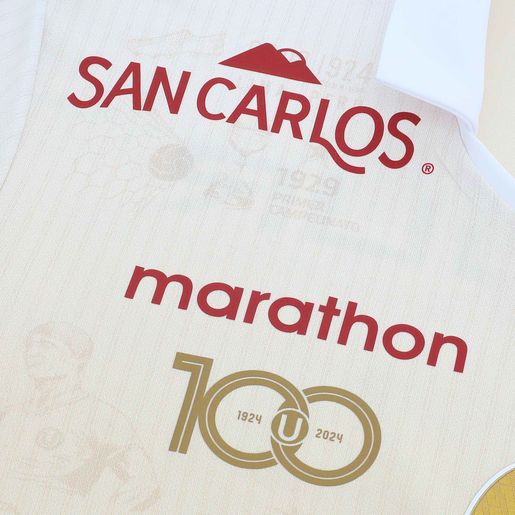 Camiseta Estampada Universitario 100 Años Oficial