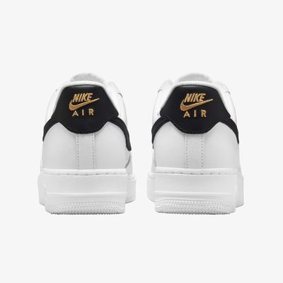 Nike Air Force 1 07 Essential