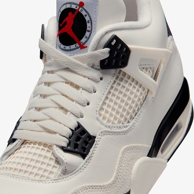 Air Jordan 4 Flight Club