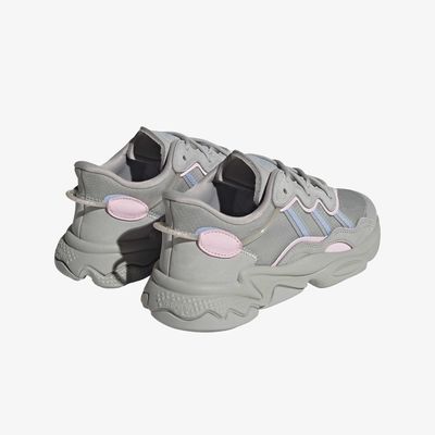 adidas OZWEEGO