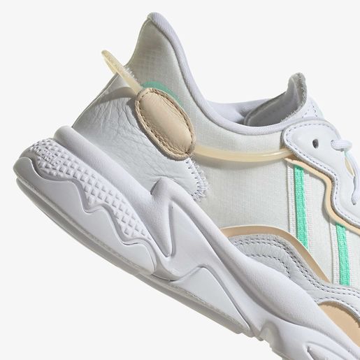 adidas OZWEEGO