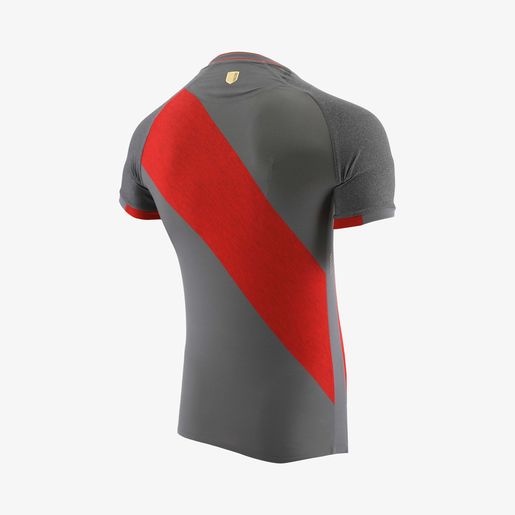 camiseta alterna de perú