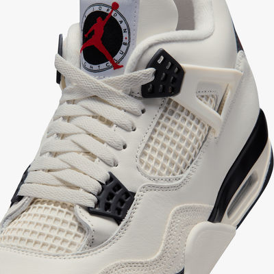 Air Jordan 4 Flight Club