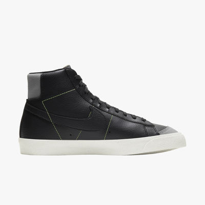 Nike Blazer Mid 77
