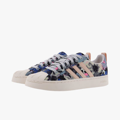 adidas Court Low Streetcheck