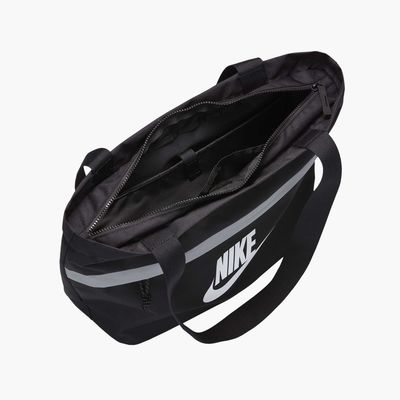 Nike Tanjun