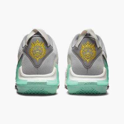 Nike LeBron Witness 7