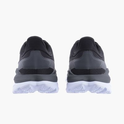 Hoka One One Mach 4