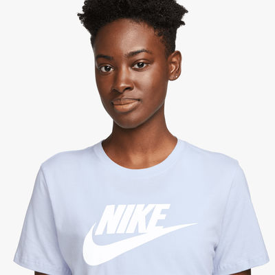 Nike Sportswear Essentials