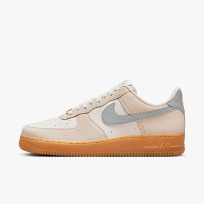 Nike Air Force 1 07 LV8