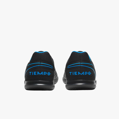 Nike Legend 8 Club IC