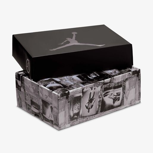 Air Jordan 4 Flight Club