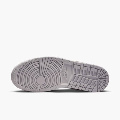 Jordan 1 Low SE Legend