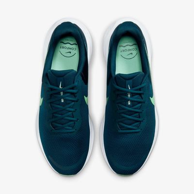 Nike Revolution 7