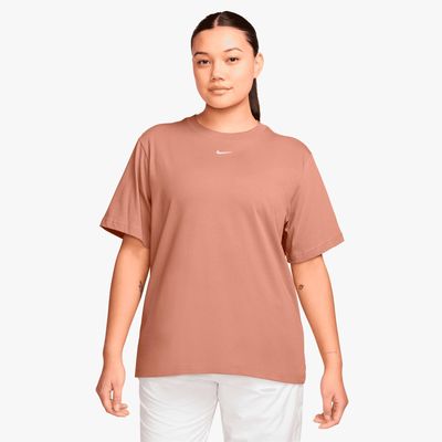Nike Camiseta Sportswear Essential