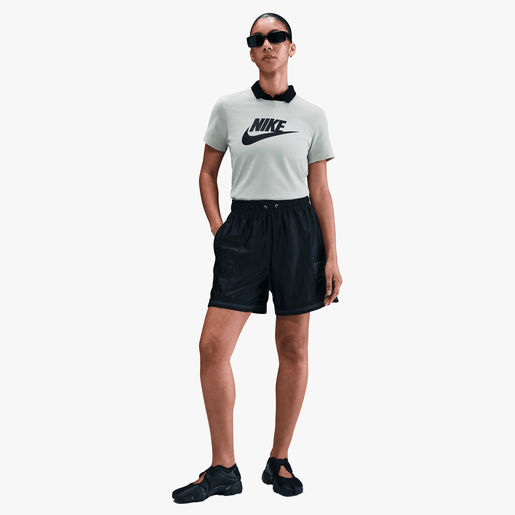 Nike Sportswear Essentials