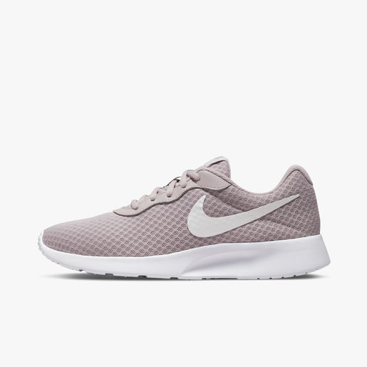 Nike tanjun mujer outfit best sale