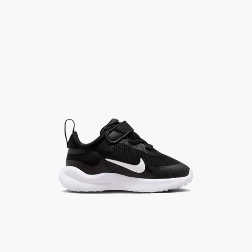 Nike Revolution 7
