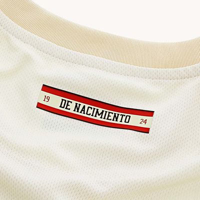 Camiseta Mujer Universitario Oficial 2023