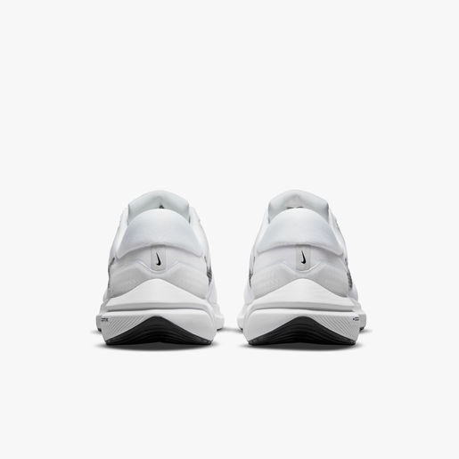 Nike Air Zoom Vomero 16