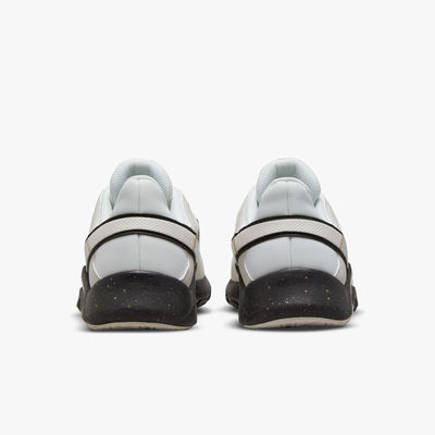 Nike Legend Essential 2
