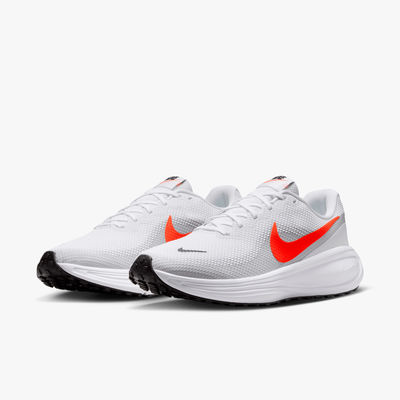 Nike Revolution 8