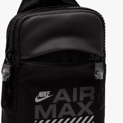 Nike Sportswear Essentials