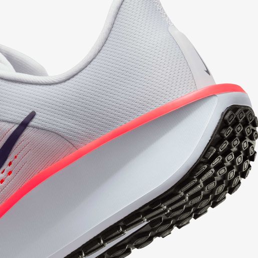 Nike Quest 6