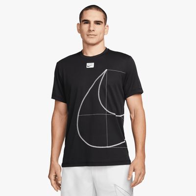 Nike Dri-FIT Q5