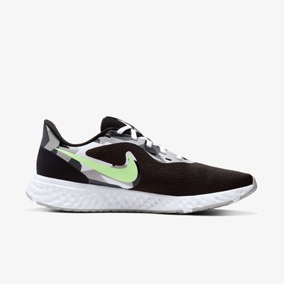 Nike Revolution 5