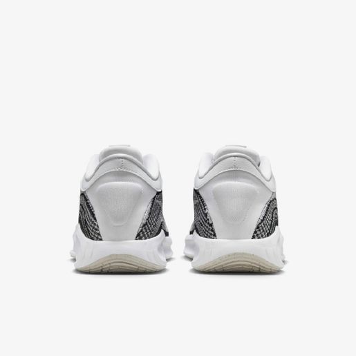 Nike G.T. Hustle Academy