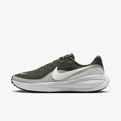 Nike Revolution 8