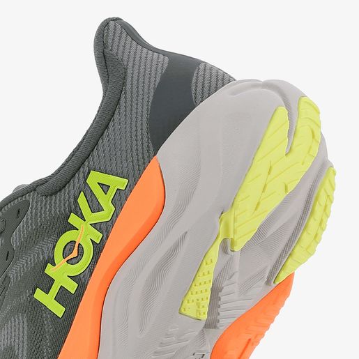 Hoka One One Arahi 8