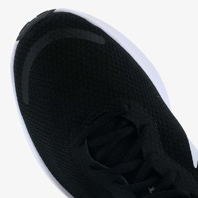 Nike Revolution 7
