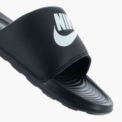 Nike Victori One