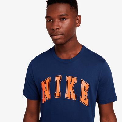 Nike Sportswear Club