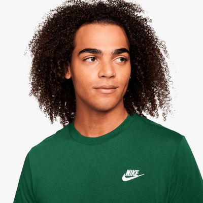 Nike Sportswear Club
