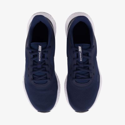 Nike Revolution 5