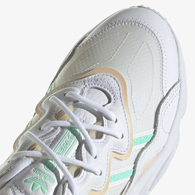 adidas OZWEEGO