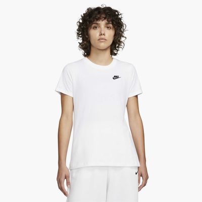 Nike Sportswear Club