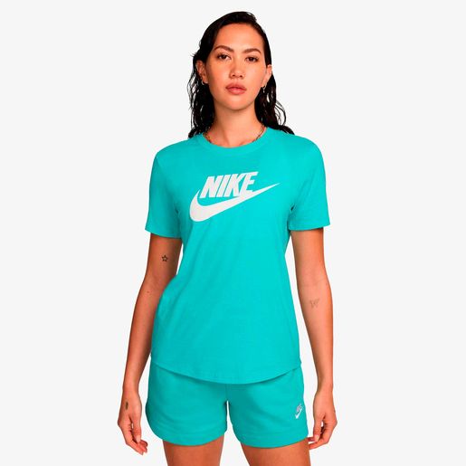 Nike Sportswear Essentials
