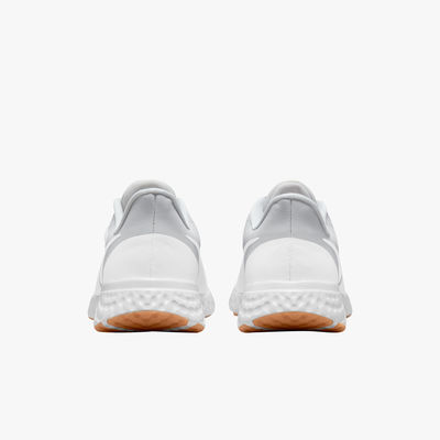 Nike Revolution 5