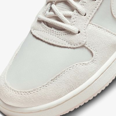 Nike Court Borough Low Premium