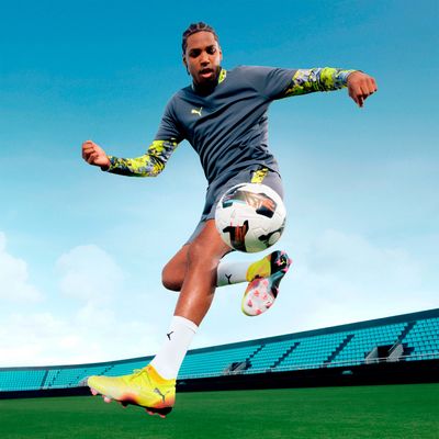 Puma Polo de fútbol con cierre individualCUP