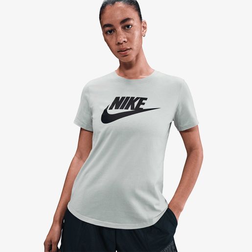 Nike Sportswear Essentials