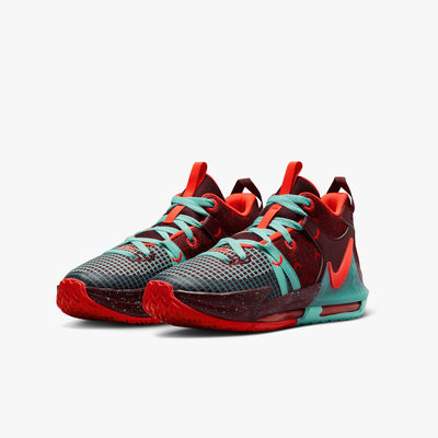 LeBron Witness 7 SE