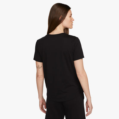 Nike Sportswear Essentials